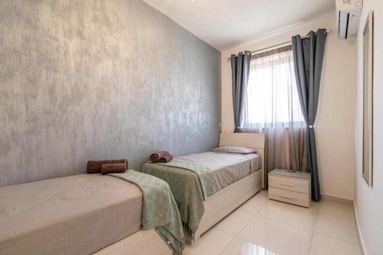 Brand New Apartment-2 Min From The Sea-Central Bugibba เซนต์พอลส์เบย์ ภายนอก รูปภาพ
